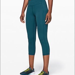 Lululemon cropped leggings, size 8